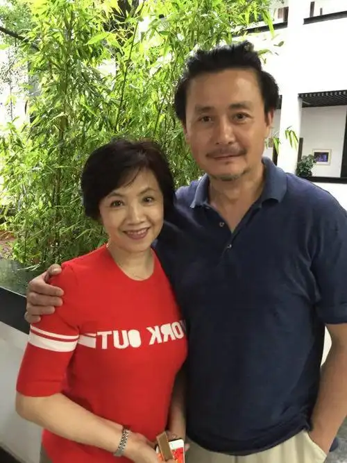 回顾情史简单男演员夫妻:梁冠华唐烨相互成就,狄龙夫妇恩爱一生