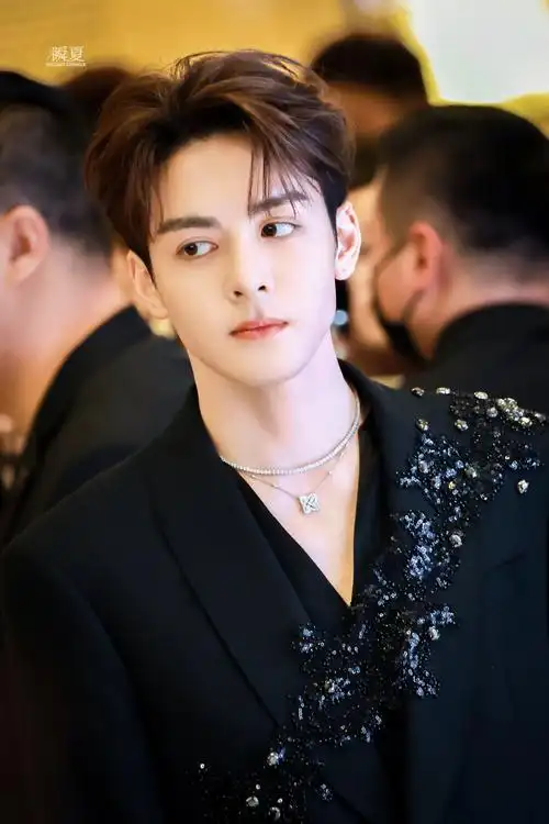 曾舜晞戴比尔斯##曾舜晞好贵气的一张脸##今日星拍放送