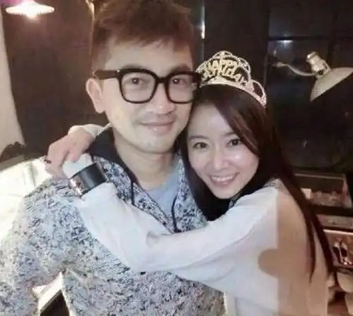 44岁的苏有朋曝出隐婚怪不得当年不娶心如原来是老婆长这样子