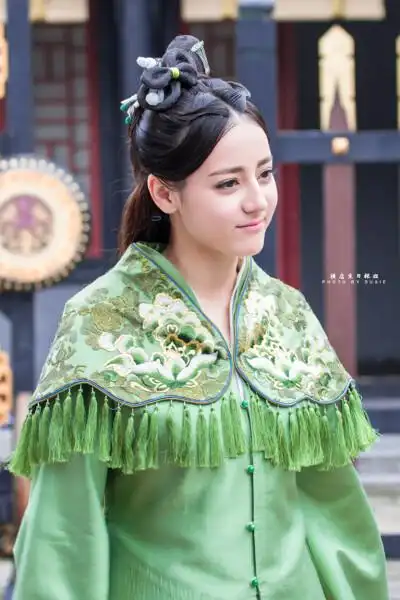 迪丽热巴六扇门