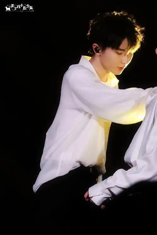 p3有一个嘟嘴帅哥97下次见@时代少年团队长-马嘉祺230502海口理想之