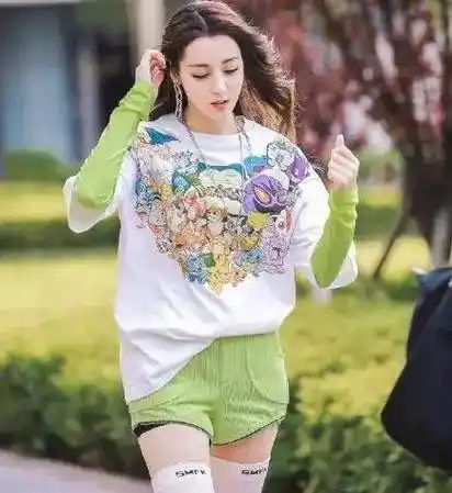 原创迪丽热巴将长筒袜拉到大腿处未p图效果太震撼这腿是真实的吗