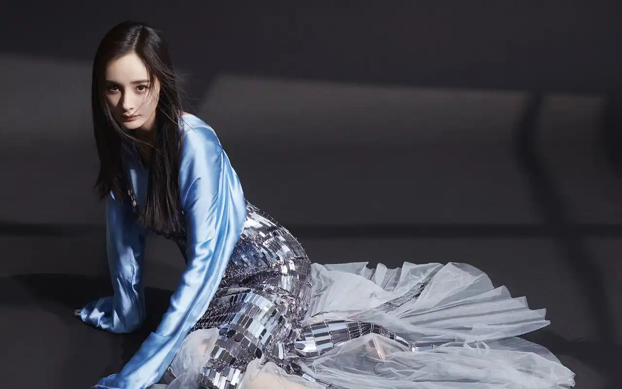 杨幂酷美性感高清桌面壁纸