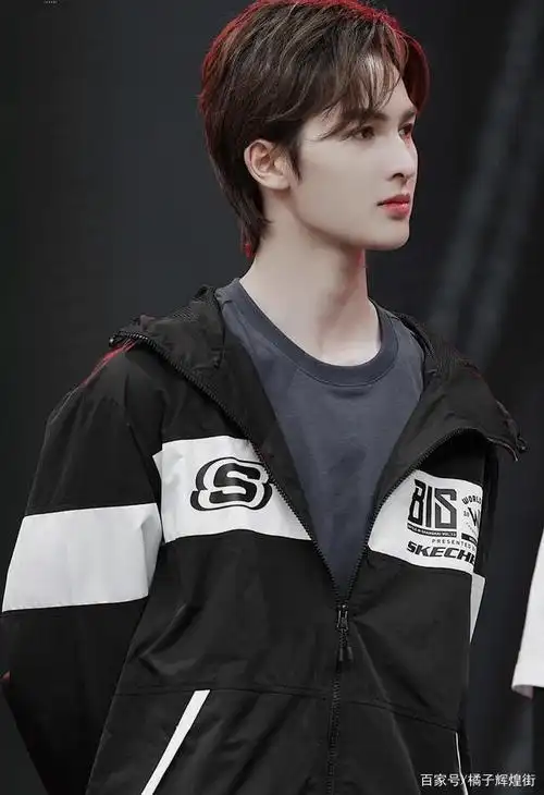 人间仙子朱正廷不愧是中国舞出身,仙气太足了