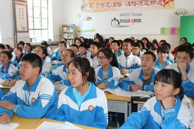 学以致用竞技能 示范引领展风采 ——庄里镇初级中学信息技术教学应用