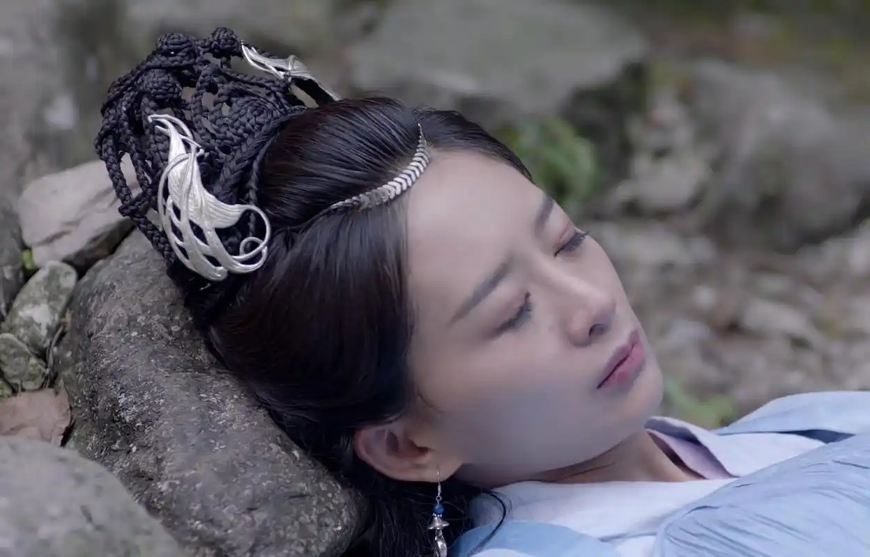 《烈火如歌》莹衣出现了6次,第3次就现出原形,第5次让人解气!