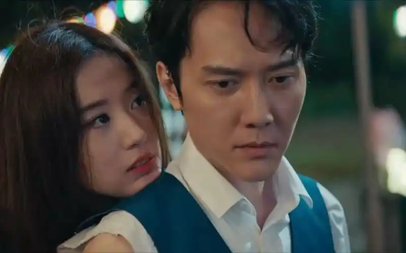 二代妖精:小白和袁帅月光下亲吻,两人当夜成亲入洞房,人妖婚姻