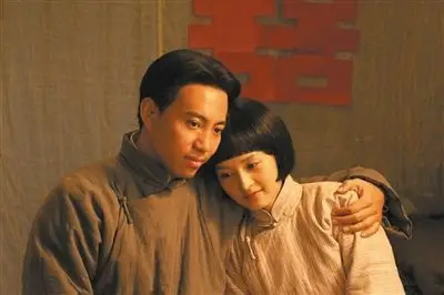 旋律剧集有了很多看点:演员可以偶像化,比如《中国1921》起用了年轻的