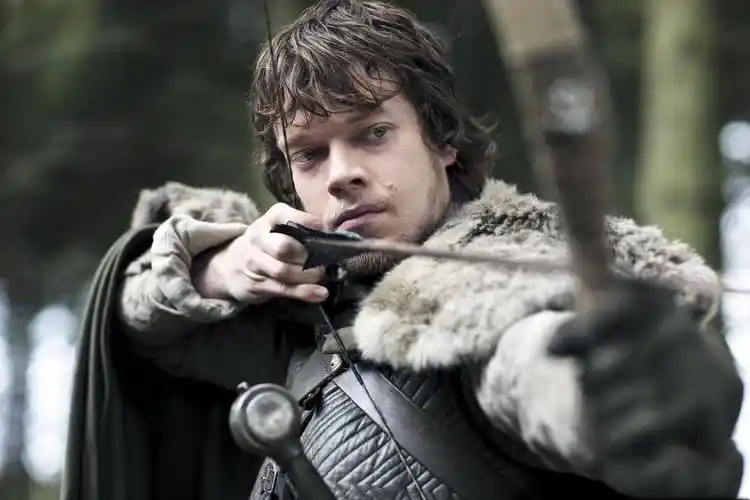 《权力的游戏》小剥皮的手段有多高明?拿捏史塔克,敲打铁群岛_家族_操