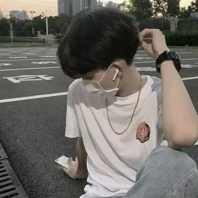 ins成熟高冷帅气男生头像我想陪你去看日落