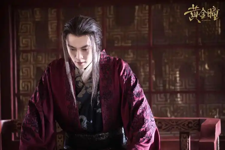 张艺兴一人分饰两角 《黄金瞳》古装造型现惊喜