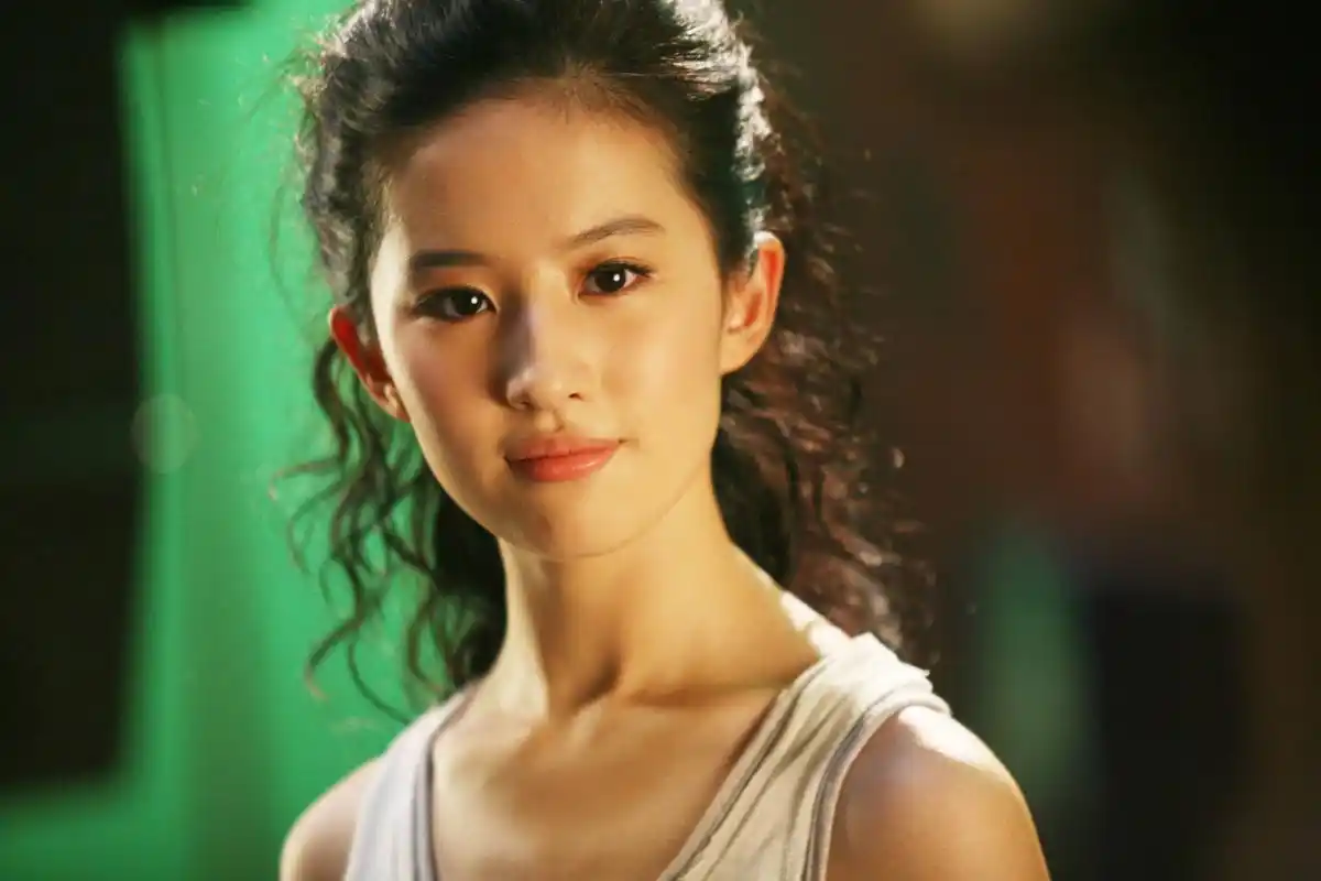 烟灭酒半杯,想你想到流泪