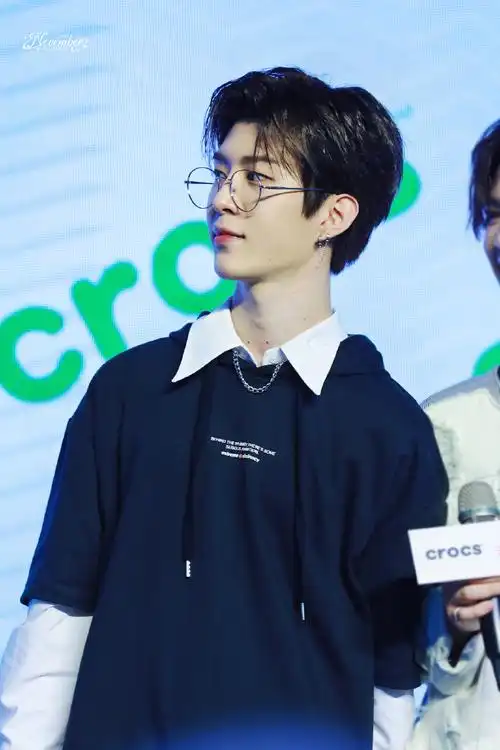 愚人节站姐团建##黄明昊justin##范丞丞##皇权富贵