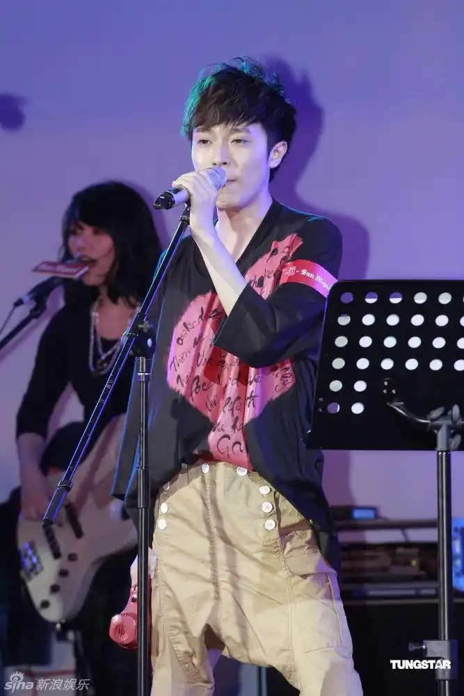 由 a target="_blank" href="/item/吴青峰/39241" data-lemmaid="