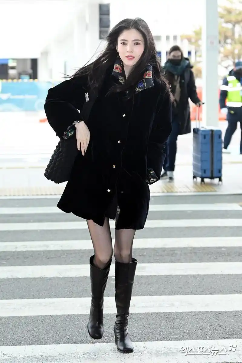 韩素希机场生图