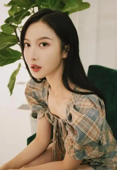 潘时七人美心善的气质女神