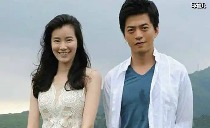 李健老婆孟小蓓首次亮相两人恩爱幸福