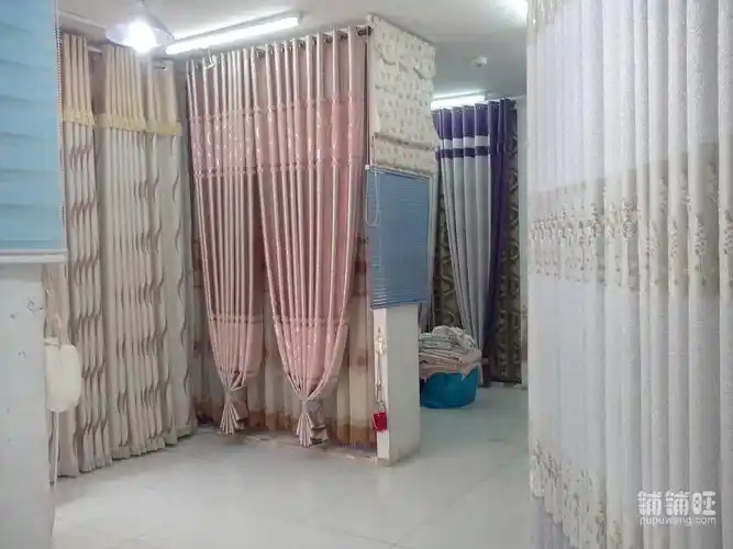 盈利中窗帘店面转让 本人现将位于惠山五洲国际一营业中窗帘店铺转让