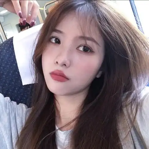 美女坐飞机,高冷时尚的女生高清头像图片