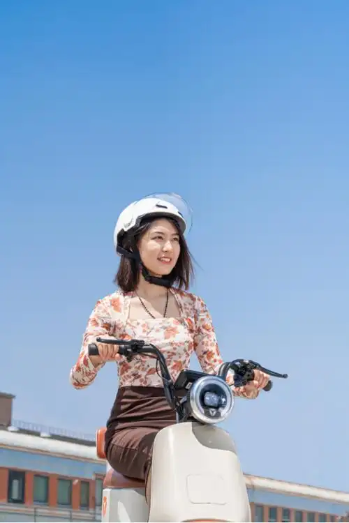 一辆懂女生的雅迪电动车你被戳中了吗