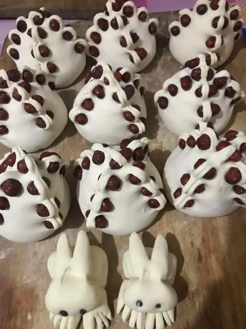 年的味道来了 #蒸蒸日上 #年年有鱼馒头 #纯手工制作美食 - 抖音