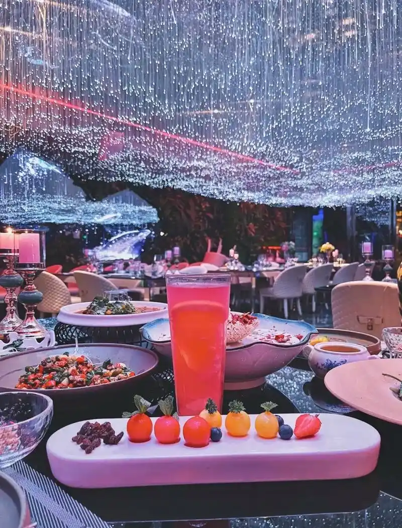 成都超级氛围感派对主题餐厅!生日!约会!聚会!超有氛围感,仪 - 抖音