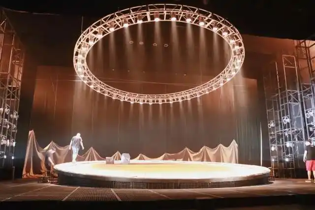 舞台为什么是圆形?