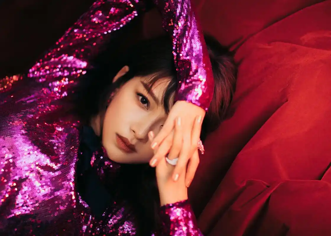 她常提到的词是"很酷",聊喜欢的剧本时如此,聊自