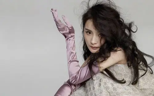 杨幂成熟性感高清桌面壁纸