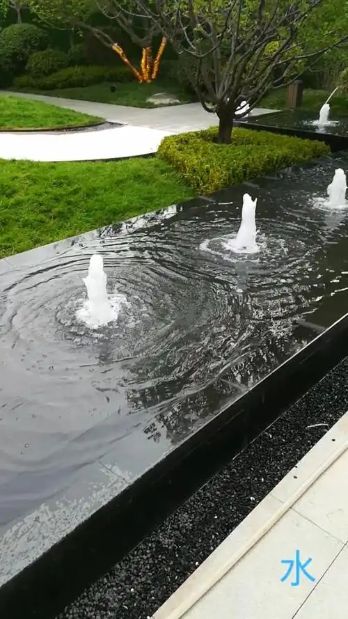 涌泉水景池