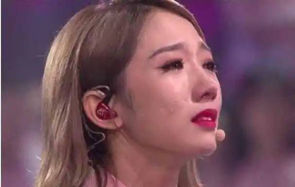 孟美岐早年旧照曝光?