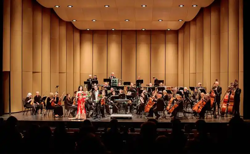 《丝绸之路音乐会》成功举办,小提琴演奏家angel wang技惊四座