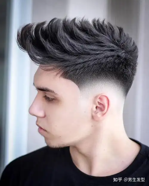 2021"新帅气"男生发型,建议大家剪这11款造型,个性潮流