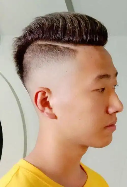 男生两边推掉的短发造型 帅气男剃的短头发赏析 - 男士短发 - 发型社