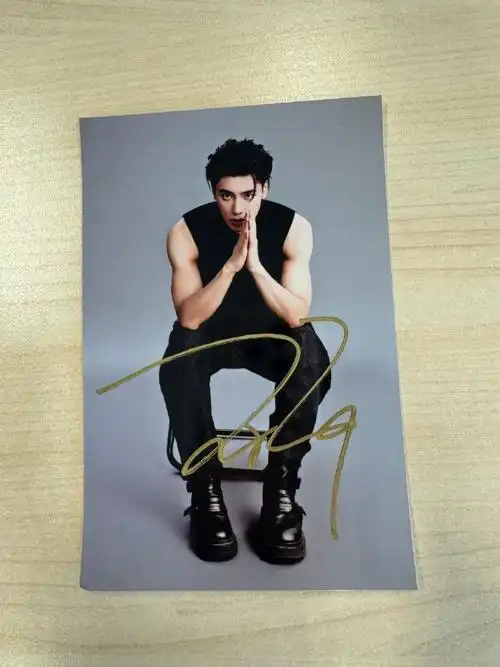 带#阿乐的口袋#转发微博,4月23日热转第一粉丝获得@王子异签名照一张!