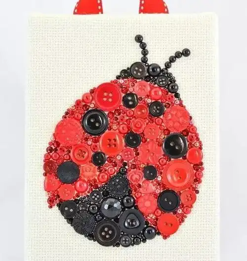 合兴幼儿园小班线上学习一一手工制作《纽扣创意小动物》