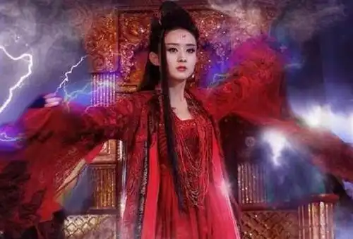 赵丽颖饰演的花千骨,由于体内洪荒之力的强大,一度差点沦为妖后!