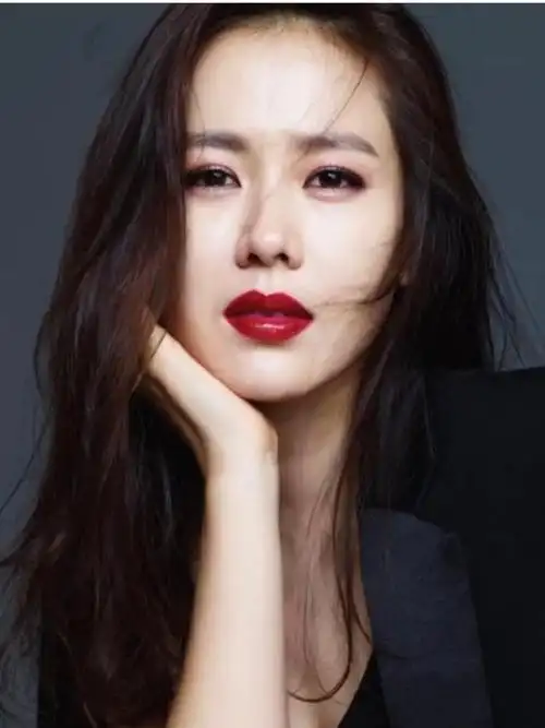 南韩神颜孙艺珍其实动过鼻子