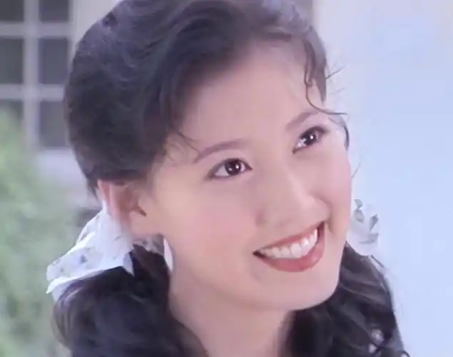 回顾演员高露出道24年无绯闻低调嫁圈外丈夫现越活越有魅力