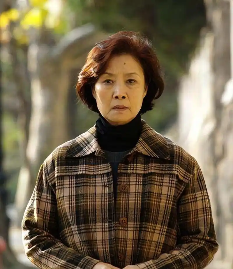 回顾演员吕中我不带助理也从来不背台词不要叫我老艺术家