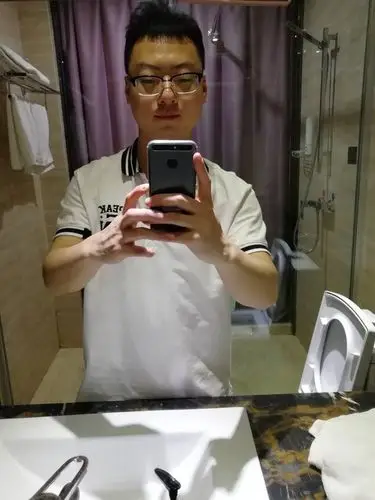 长相气质如何,是普通人吗