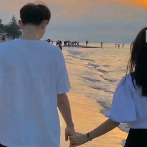 低调秀恩爱的情侣头像好像00后的都喜欢这种风格