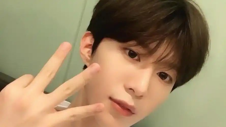 范丞丞尤长靖演绎胸口碎气球,原谅我再一次笑出声!丞丞看了想打人