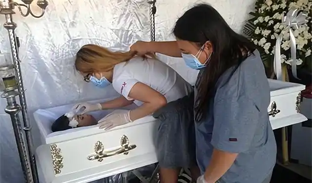 2017年90后女孩亲手筹划好自己的葬礼后安静地离开了