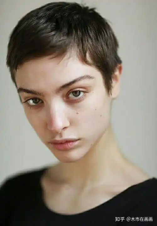 寸头的女生也能自信充满魅力