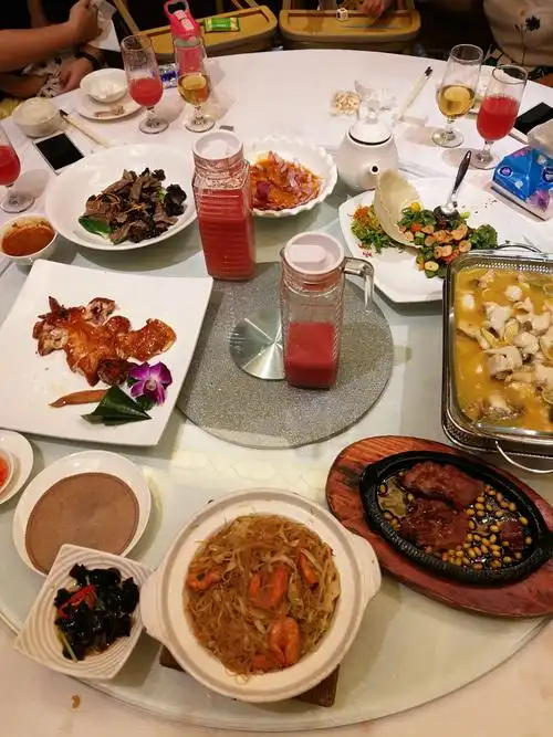 曾刘两家宴会231房聚餐