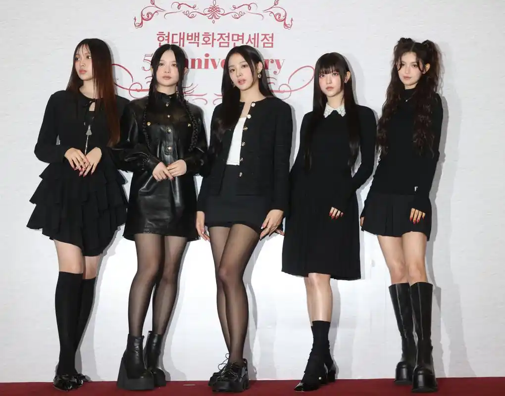 韩国人气女团newjeans17日就即将在"2023英雄联盟全球总决赛"和"美国