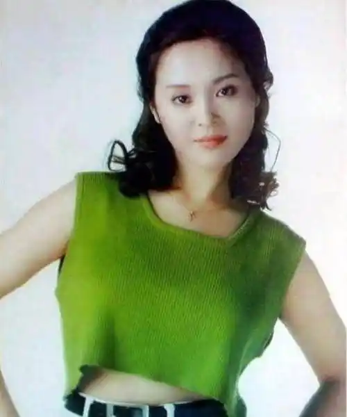 这俩女演员,她被看好却淡出荧幕,另一位演员运气好_胡天鸽_观众_影视