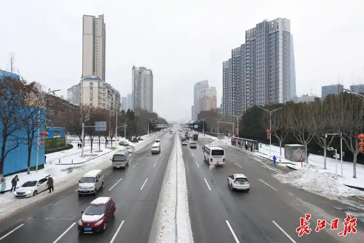 早高峰,记者探访了这些道路:车流通畅!_腾讯新闻