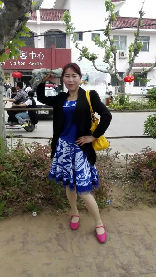 女人四十,活成了一朵花!(配音乐) 2017-2-2唯美音乐图文